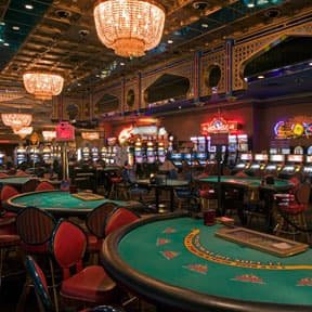 Berbagai slot digital dengan animasi menarik dan tema beragam